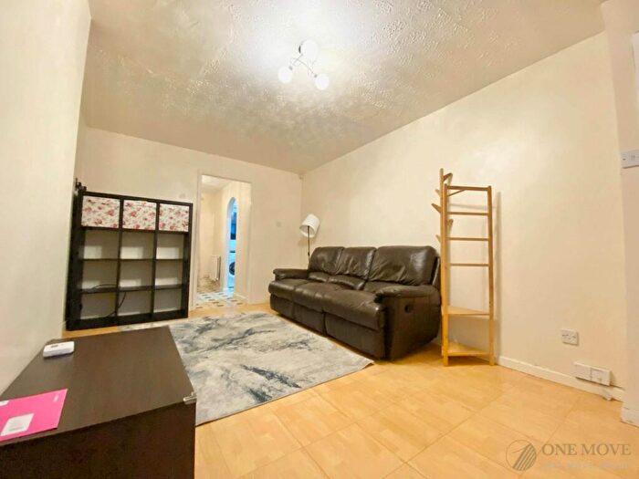 3 Bedroom House To Rent In Maidford Close, Manchester, M4