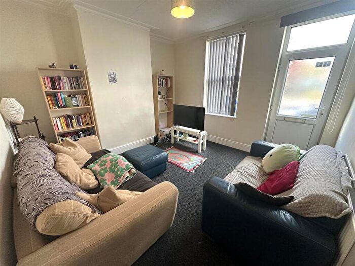 2 Bedroom Terraced House To Rent In Penley Street, S11