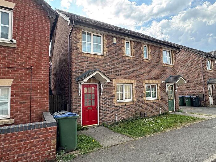 2 Bedroom Semi-Detached House To Rent In Petford Street, Cradley Heath, B64