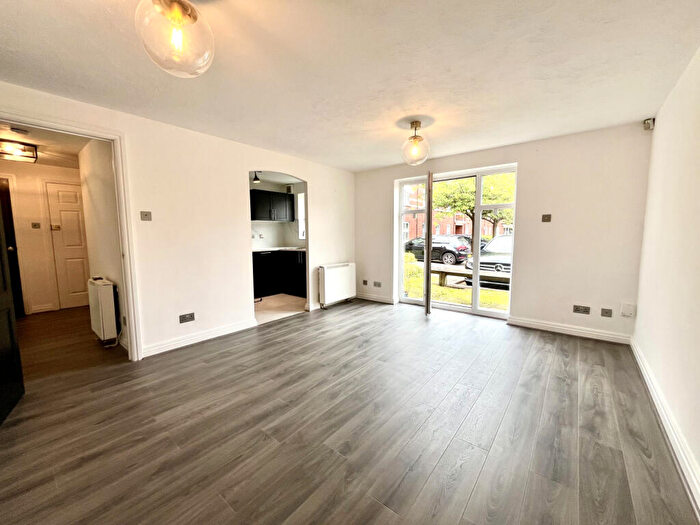 2 Bedroom Apartment To Rent In Linen Court, Trinity Riverside, Salford, M3