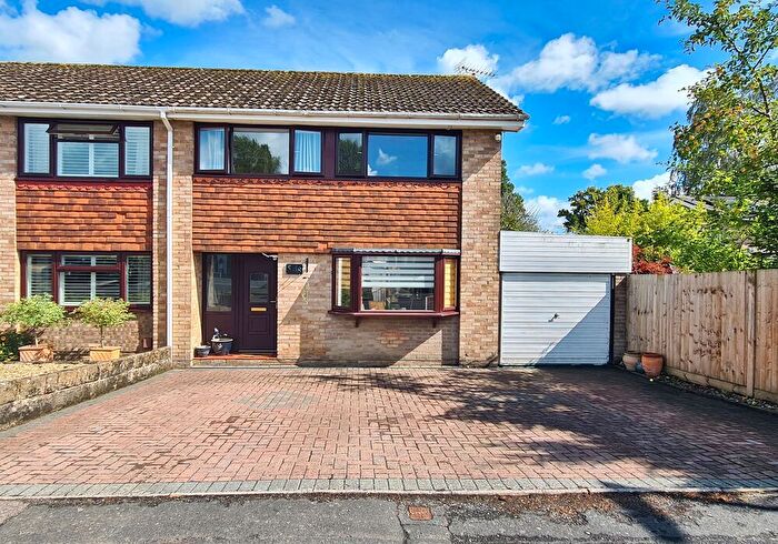 3 Bedroom Semi-Detached House For Sale In Friars Croft, Calmore, Southampton, SO40