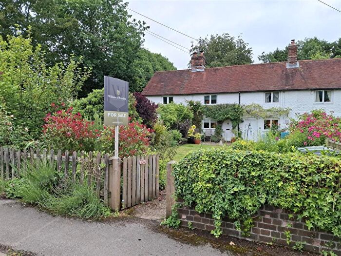 2 Bedroom Cottage For Sale In Farnham Road, Sheet, GU32