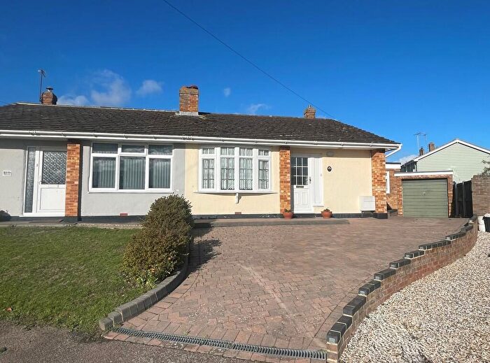 3 Bedroom Semi-Detached Bungalow For Sale In Kingsway, Tiptree, CO5