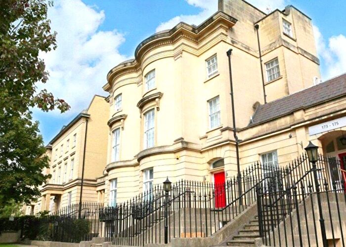 2 Bedroom Flat To Rent In Kings Road, Reading, Berkshire, RG1