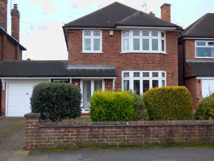 3 Bedroom Detached House To Rent In Russley Road, Bramcote. NG9