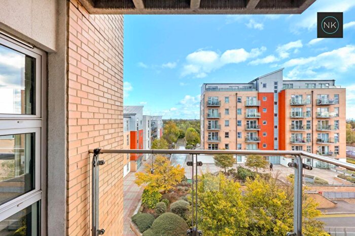 2 Bedroom Apartment For Sale In Kingswood Heights, Queen Mary Avenue, South Woodford, London, E18