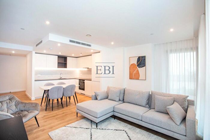 1 Bedroom Apartment To Rent In One Thames Quay, Marsh Wall, Canary Wharf, E14