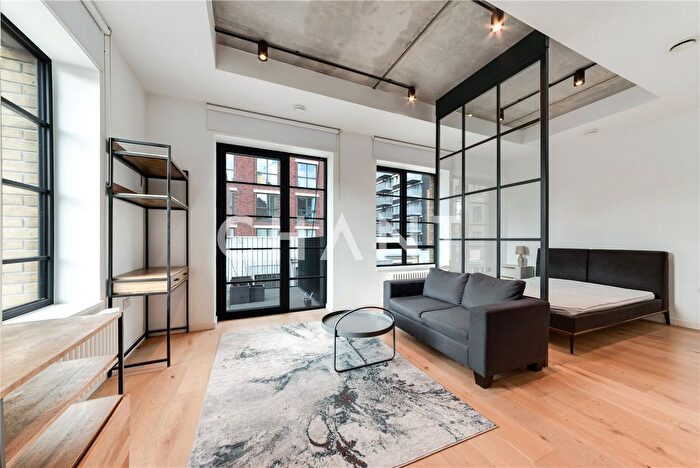 Studio To Rent In Orchard Place, Tower Hamlets, London, E14