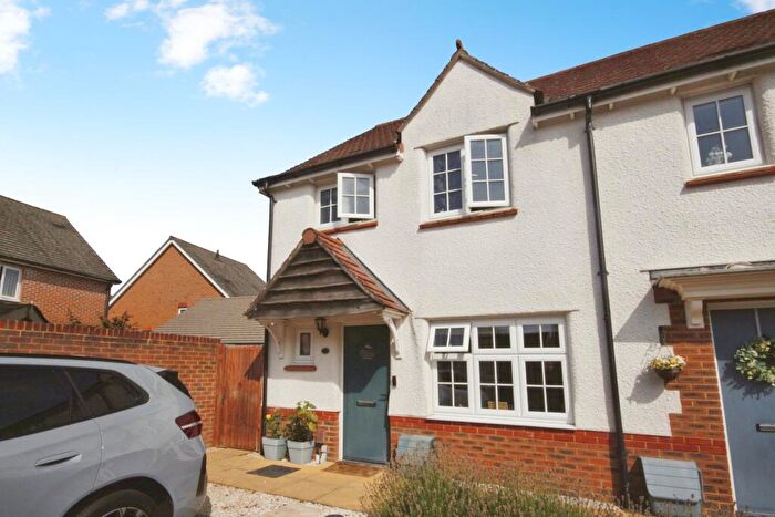 3 Bedroom End Of Terrace House To Rent In Stonechat Croft, Jennetts Park, RG12