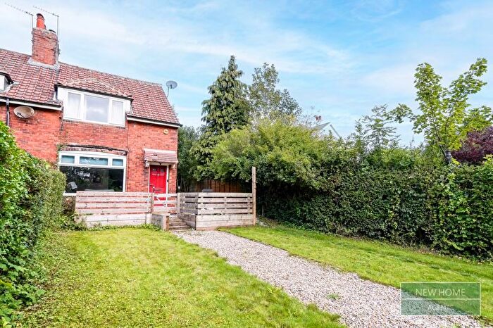 2 Bedroom Semi-Detached House For Sale In Wetherby Road, Leeds, LS14