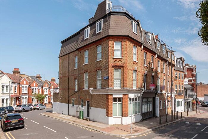 2 Bedroom Flat For Sale In Boutflower Road, Clapham, SW11