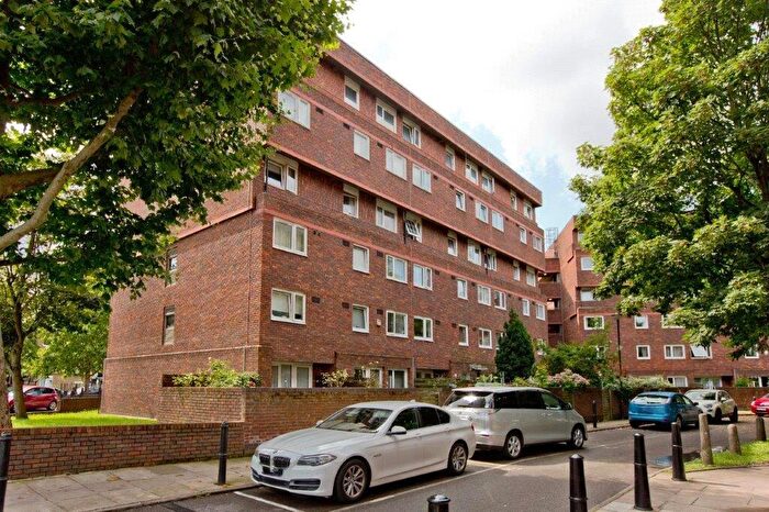 3 Bedroom Flat To Rent In Rhodeswell Road, Limehouse, London, E14
