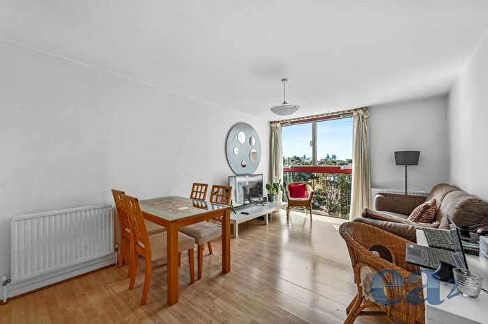 1 Bedroom Apartment To Rent In Leeward Court, Quay, Asher Way, Wapping, E1W