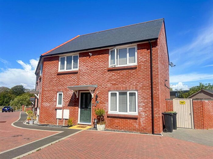 2 Bedroom Semi Detached House For Sale In Orchard Way, Weymouth, DT4