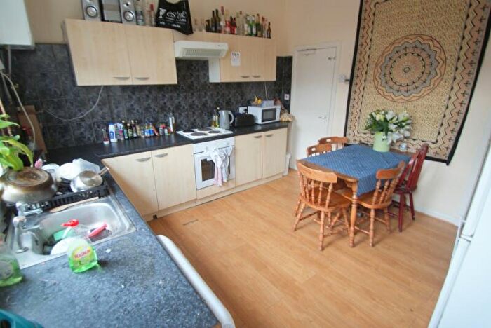 3 Bedroom Terraced House To Rent In Burley Lodge Road, Hyde Park, Leeds, LS6
