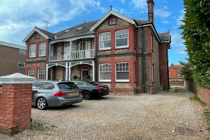 1 Bedroom Flat To Rent In Downview Road, Worthing, BN11