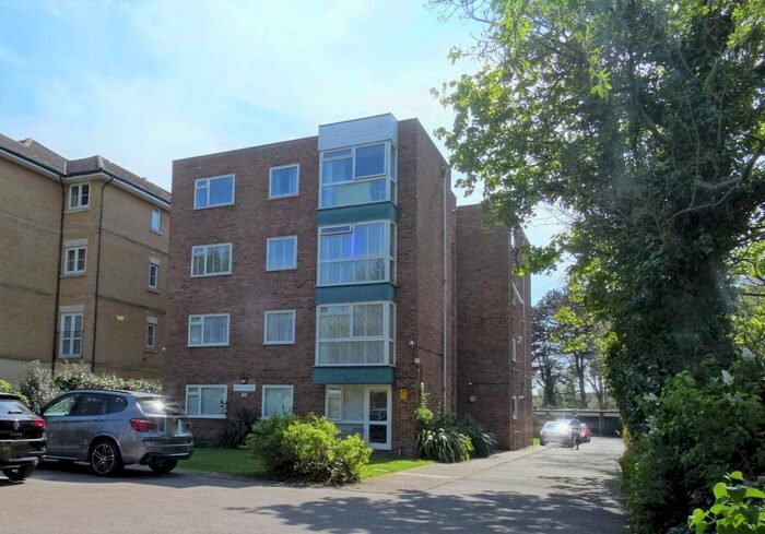 1 Bedroom Flat To Rent In Copers Cope Road, Beckenham, BR3