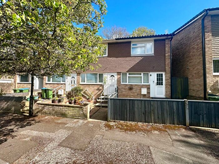 2 Bedroom House To Rent In Shooters Hill Close, Southampton, Hampshire, SO19