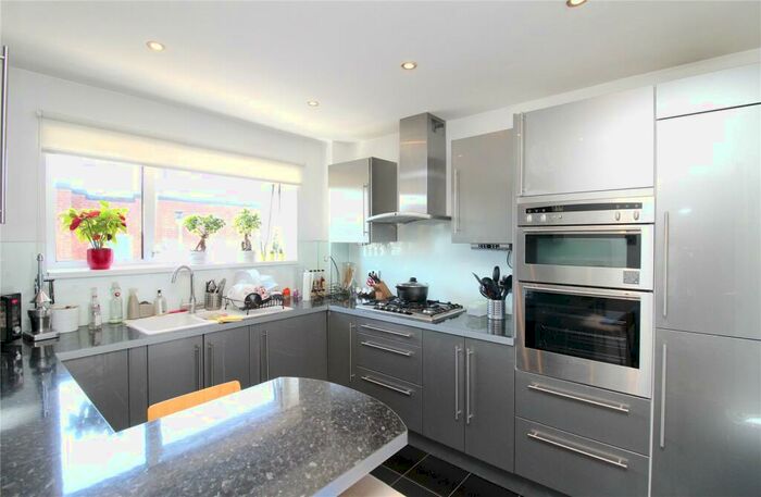 2 Bedroom Apartment To Rent In Laburnum Lodge, Hendon Lane, Finchley, N3