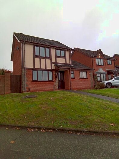 3 Bedroom Detached House To Rent In Dovedale Road, Ettingshall Park, Wolverhampton, WV4