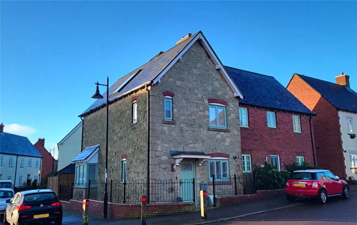 3 Bedroom Semi Detached House For Sale In Gower Road, Shaftesbury, Dorset, SP7