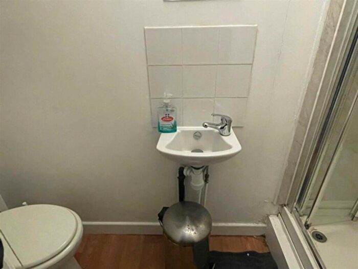 5 Bedroom Private Hall To Rent In Standish Road (), Fallowfield, Manchester, M14