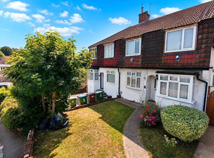 2 Bedroom Maisonette For Sale In Martens Avenue, Bexleyheath, DA7