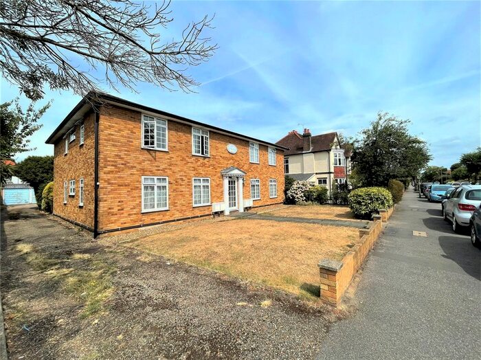 2 Bedroom Flat To Rent In Parkland Grove, Parkland Grove, Ashford, Middlesex, TW15