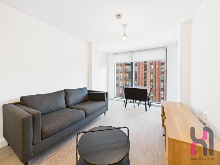 1 Bedroom Flat To Rent In The Landmark, Oldfield Road, Salford, M5