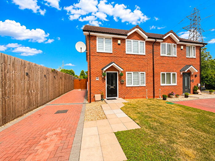 3 Bedroom Semi-Detached House For Sale In The Fens, Off Cygnet Lane, Pensnett, Brierley Hill, DY5