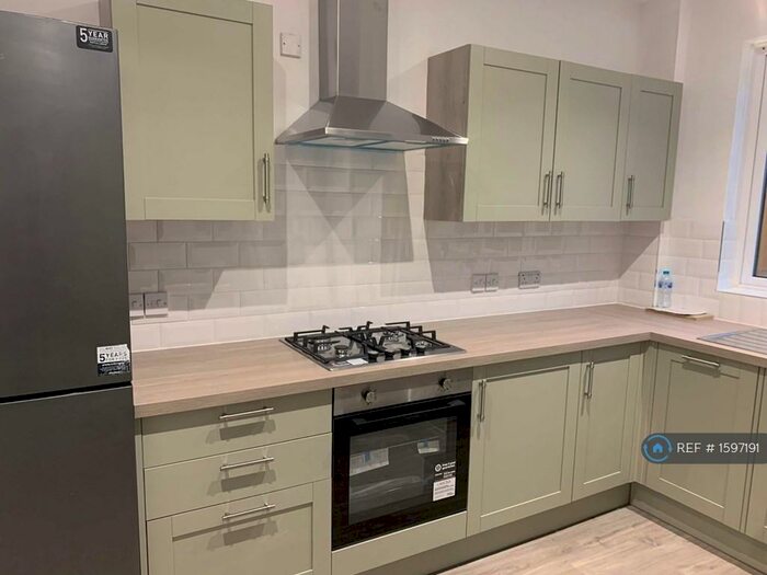 3 Bedroom Detached House To Rent In Edgehill Road, Bournemouth, BH9