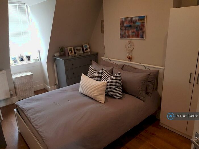 1 Bedroom Flat To Rent In Crouch End Hill, London, N8
