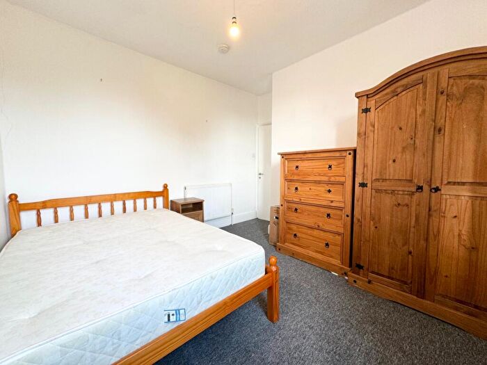 3 Bedroom Flat To Rent In Lambton Road, Archway, N19