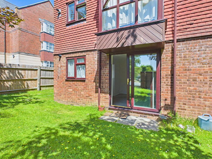 1 Bedroom Flat For Sale In Tanyard Close, Horsham, West Sussex., RH13