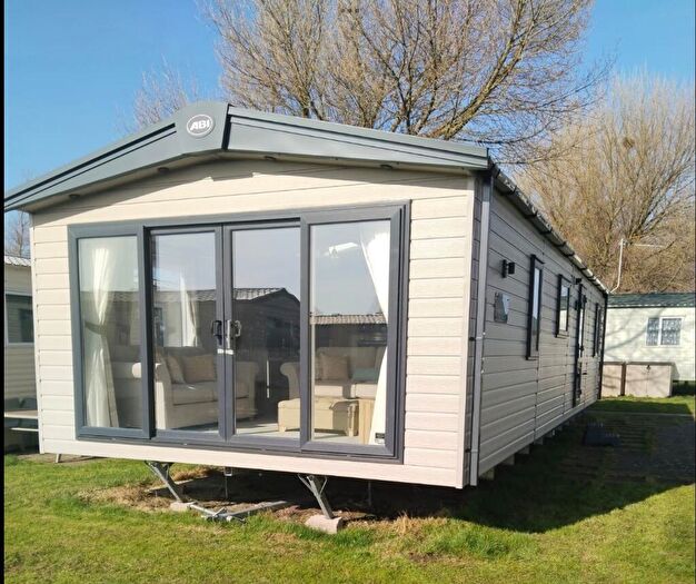 2 Bedroom Park Home For Sale In Four Seasons Parks, Park Lane, Meols, CH47