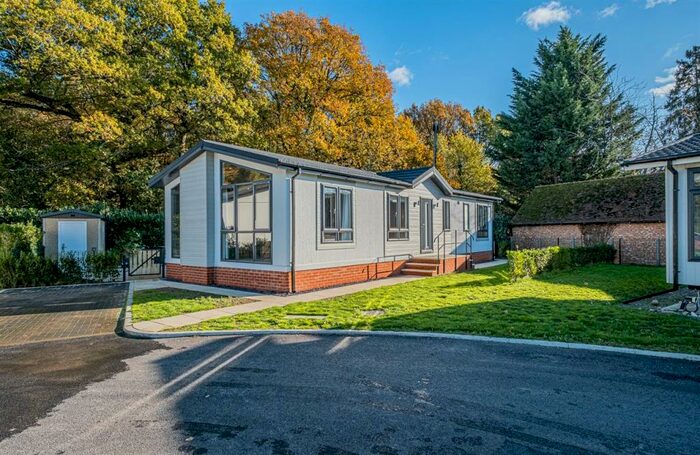 2 Bedroom Park Home For Sale In Orchard Bungalows, Crow Piece Lane, Farnham Common, SL2