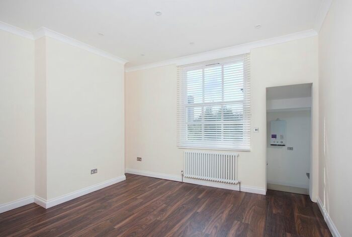 1 Bedroom Flat To Rent In Gipsy Road, London, SE27