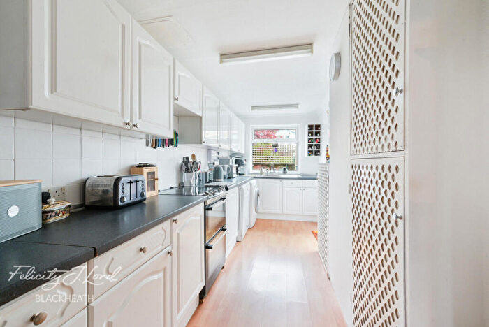 3 Bedroom Terraced House For Sale In Moordown, London, SE18