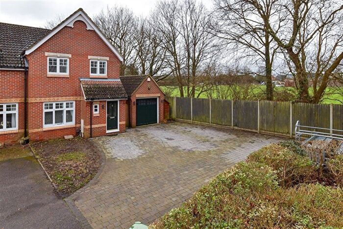 3 Bedroom End Terrace House For Sale In Stratford Drive, Maidstone, Kent, ME15