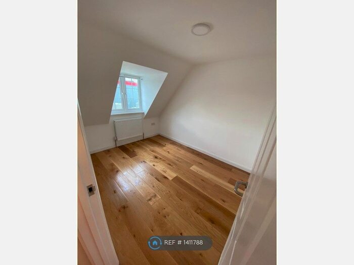 1 Bedroom Flat To Rent In South End, Croydon, CR0