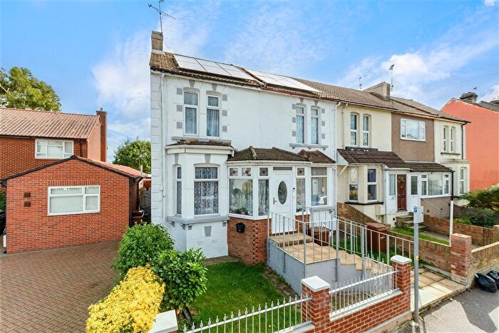 5 Bedroom End Terrace House For Sale In Gillingham Road, Gillingham, Kent, ME7