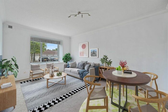 1 Bedroom Flat To Rent In Station Approach, Cheam, Sutton, SM2