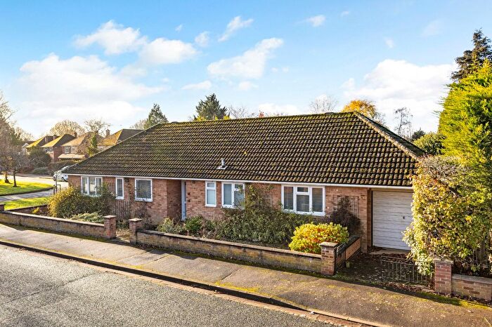 3 Bedroom Bungalow For Sale In Rothafield Road, Oxford, Oxfordshire, OX2