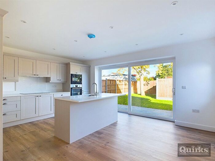 2 Bedroom Detached Bungalow For Sale In Runwell Road, Wickford, SS11