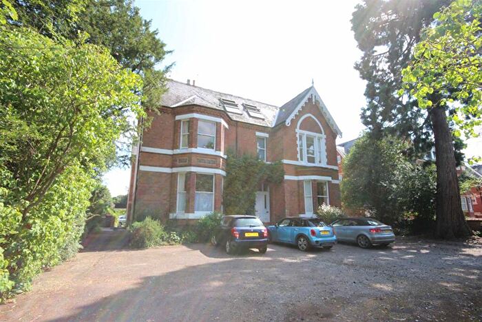 2 Bedroom Apartment To Rent In Guys Cliffe Avenue, Leamington Spa, CV32