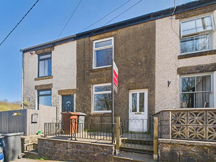 2 Bedroom Terraced House For Sale In Small Knowle End, Peak Dale, Buxton, SK17
