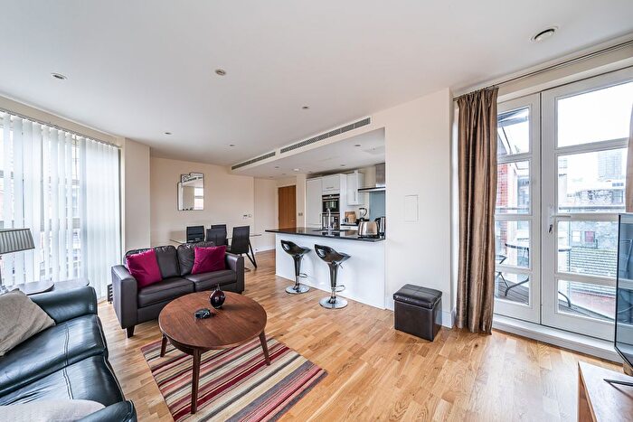 3 Bedroom Flat For Sale In Moreton Street, London, SW1V