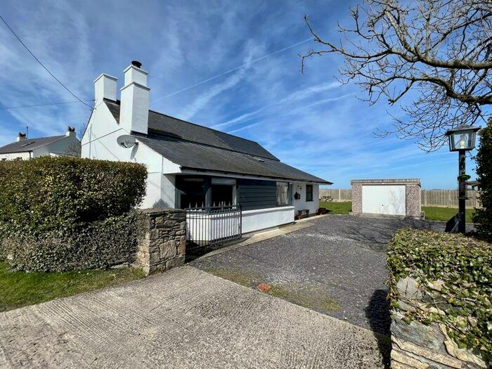 4 Bedroom Detached House For Sale In Gorad Road, Valley, LL65