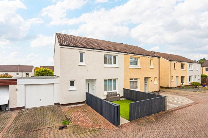 3 Bedroom Semi-Detached House For Sale In Talisman Rise, Livingston, EH54