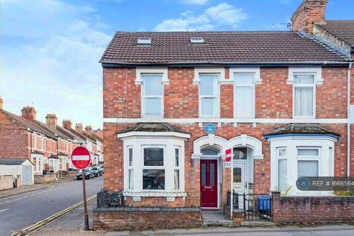 4 Bedroom End Of Terrace House To Rent In Durham Street, Swindon, SN1